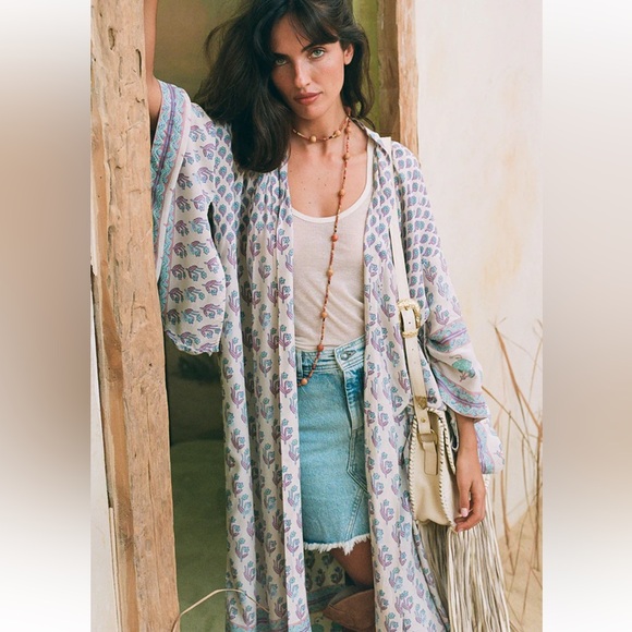 😍🤍🩵 Spell Bohemian Royale Maxi Robe Sz: M/L Color: Dusk. EUC! 🩵🤍😍 - Picture 13 of 17